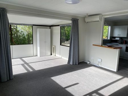 Be warm for winter. 5 Bedroom House available now - Photo 5