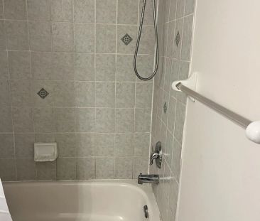 7 Glacier Crescent - Photo 2