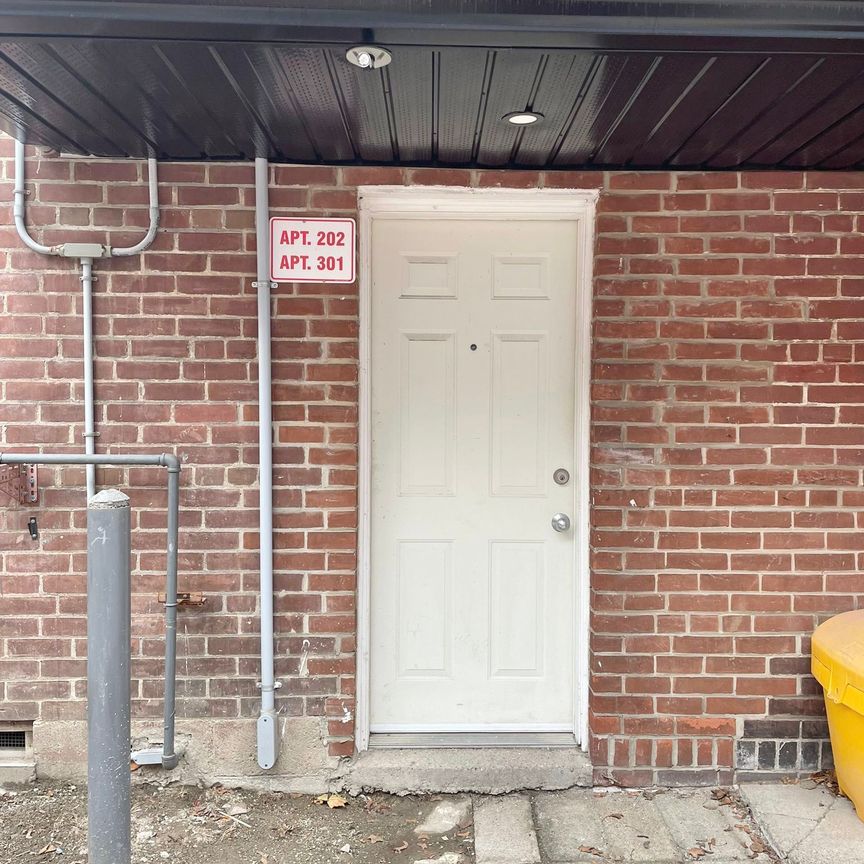 For Lease - 526 Huron Street Unit# 301, Toronto, Ontario - Photo 1