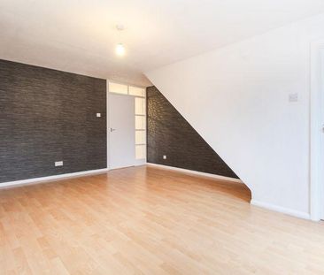 2 bedroom end of terrace house to rent - Photo 2