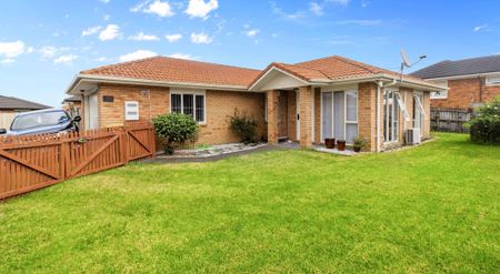 Four Bedroom Beauty! - Photo 2