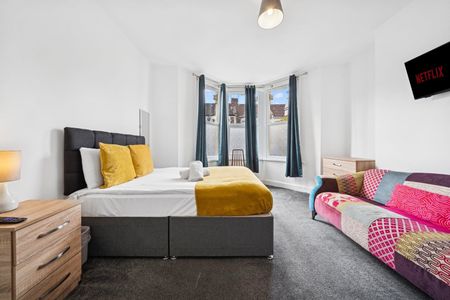 6 Bed Detached House, Belle Vue Road, BS5 - Photo 5