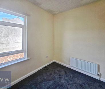 2 bedroom end of terrace house to rent - Photo 4
