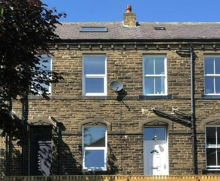 4 bedroom terraced house to rent - Photo 5