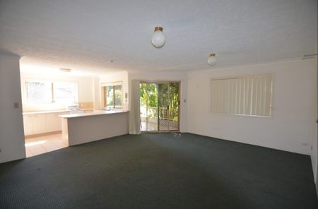 TIDY GROUND FLOOR UNIT - Photo 3