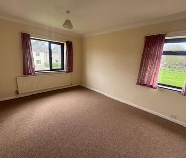 3 bedroom detached house to rent - Photo 3