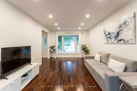 For Lease - 49 Harringay Crescent, Toronto, Ontario - Photo 2