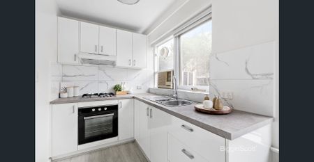 Stunning, Renovated, Secure Apartment In Perfect Location! - Photo 4