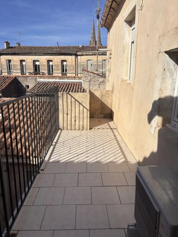 Location Appartement 4 pièces 73m² NIMES 30000 - Photo 3