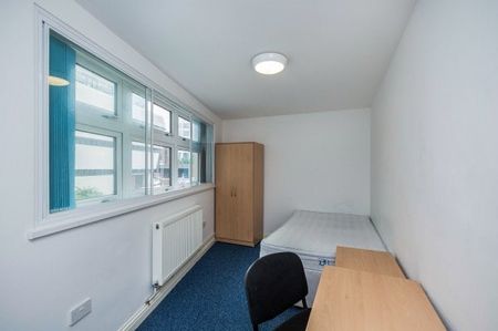 Guildhall Walk, Portsmouth - Photo 2