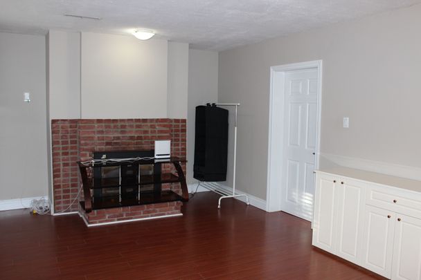 For Lease - 100 Fenelon Drive Unit# Lower, Toronto, Ontario - Photo 1