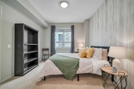 1 Bed + Den Furnished Condo In Beltline |Parking | Storage | Heat And Water Incl. - Photo 4