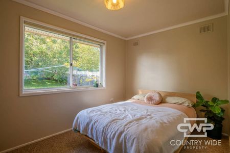 3 Bedroom Rental in an Amazing Area of Town. - Photo 2