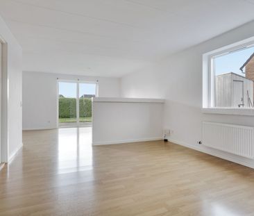 Moderne rækkehus i naturrige og børnevenlige omgivelser - Foto 2