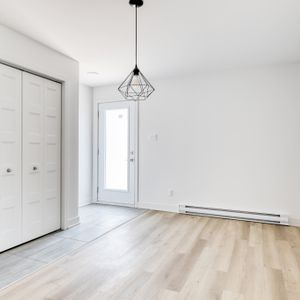 3 ½, 4 ½ & 5 ½ NEUFS À SAINT-JACQUES - Photo 2