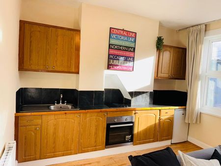 2 Bed Flat, Harbut Road, SW11 - Photo 4