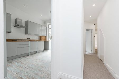 2 Bed Flat, Tunley Road, NW10 - Photo 3