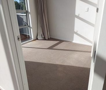 2 Bedroom part furnished Central HAM CBD Apartment - Photo 2