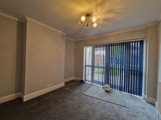 3 bedroom end of terrace house to rent - Photo 1