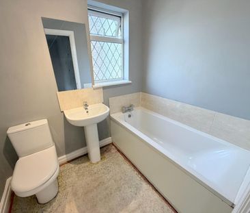 3 bedroom House To Let - Photo 4