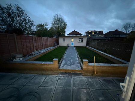 1 bedroom in a house share to rent - Photo 4