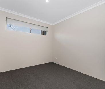 Contemporary Comfort and Space in a Brand New Dual Key Home - Photo 3