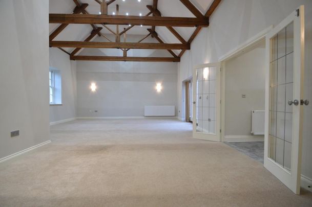 2 bedroom barn conversion to rent - Photo 1