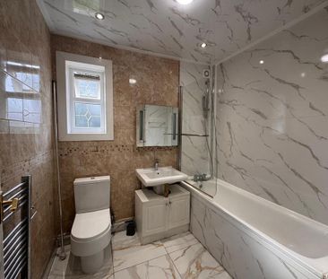 4 bedroom semi-detached house to rent - Photo 6