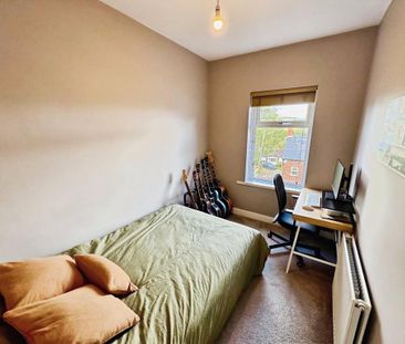 2 bedroom terraced house to rent - Photo 2