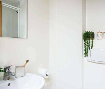 Large High Double Studio - Photo 6