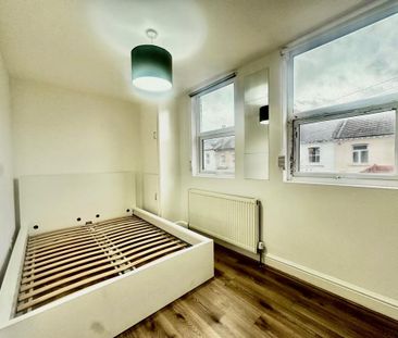 5 bedroom terraced house to rent - Photo 2