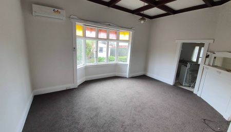 2 Bedroom front flat - Photo 4