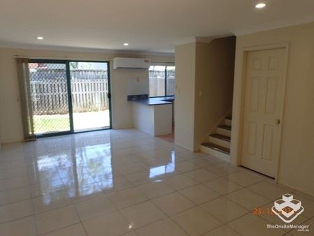 Renovated 3 bedroom townhouse available for rent, centrally located - Photo 3