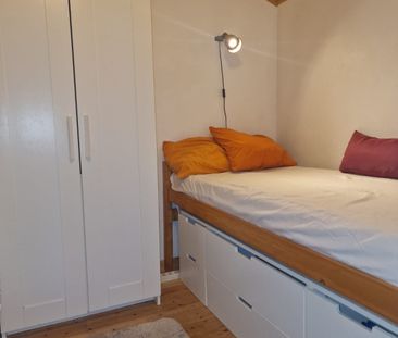 Hökarvägen, Hägersten - Photo 1