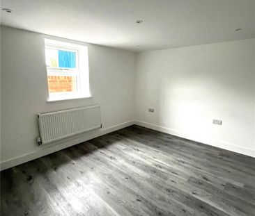 4 bedroom terraced house to rent - Photo 1