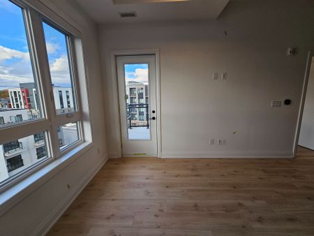 For Lease - 3250 Carding Mill Trail Unit# 517, Oakville, Ontario - Photo 4