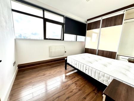 1 Bed Penthouse, Copperfield Road, E3 - Photo 3