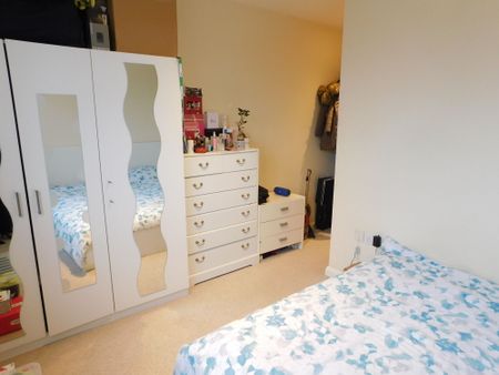 322 Sutton Common Road, Sutton, SM3 - Photo 2