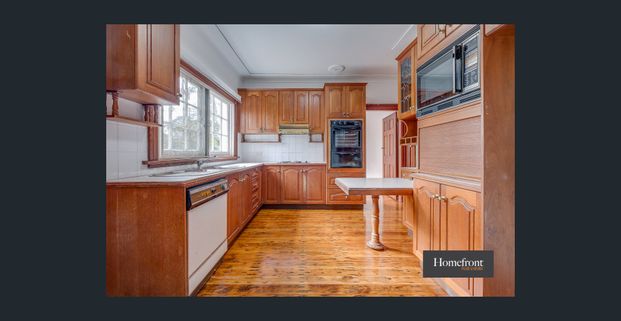 So Much Space and Style! - Photo 1