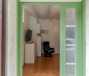 Basic apartment in the Barceloneta area - Foto 2