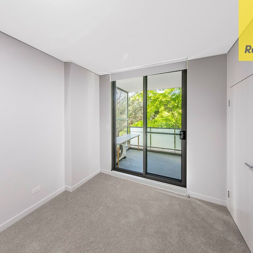 REFRESHED NORTH FACING MODERN TWO-BEDROOM APARTMENT WITH LEAFY AND PRIVATE ASPECT - Photo 1