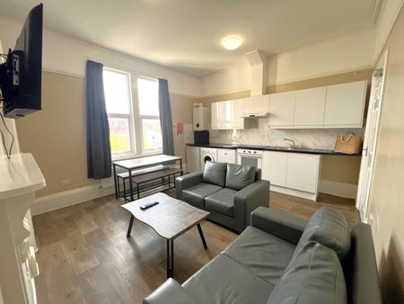 5 Bed Flat, Belvoir Road, BS6 - Photo 3