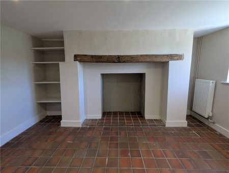 A lovely, newly refurbished 3 bed property in Cheriton offering 3 bedrooms, kitchen/dining area and living room. With good size garden and beautiful views. - Photo 3