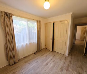 Bright 3 Bedroom + 2 Bath - in Coveted Box Hill High School Zone! - Photo 2