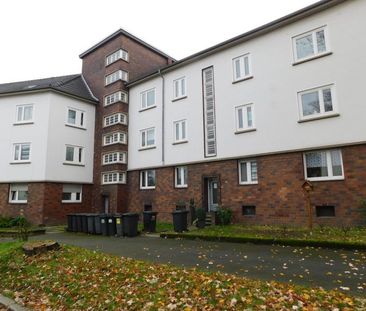 Im Ersten Obergeschoss mit 2 Zimmern und Balkon! - Photo 1