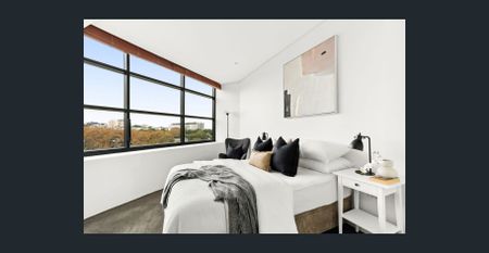 Luxury Penthouse Living with Unmatched 270-Degree Views - Photo 3