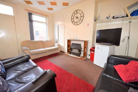 5 bedroom House in Hessle Terrace, Leeds - Photo 3