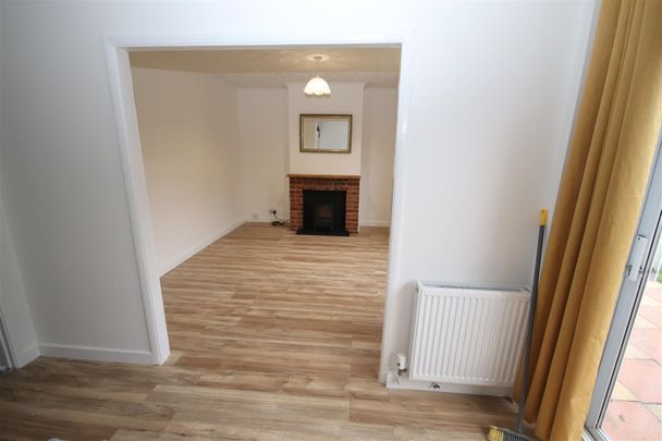 3 bedroom Semi-Detached House to let - Photo 1