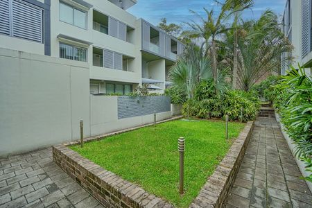 Private Two Bedroom Spanning Over Two Levels - Photo 5