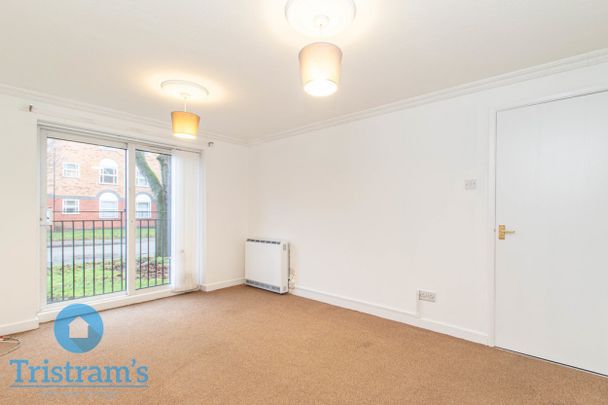 References Pending - 2 bed Flat - Photo 1